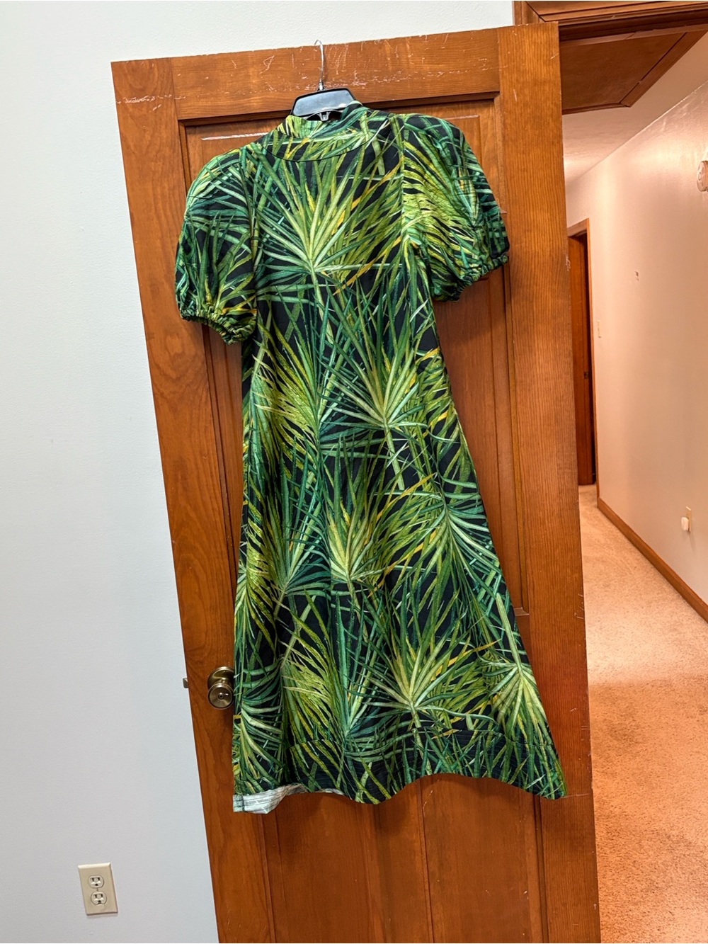 Green Tropical Print Midi Dress with Puff Sleeves